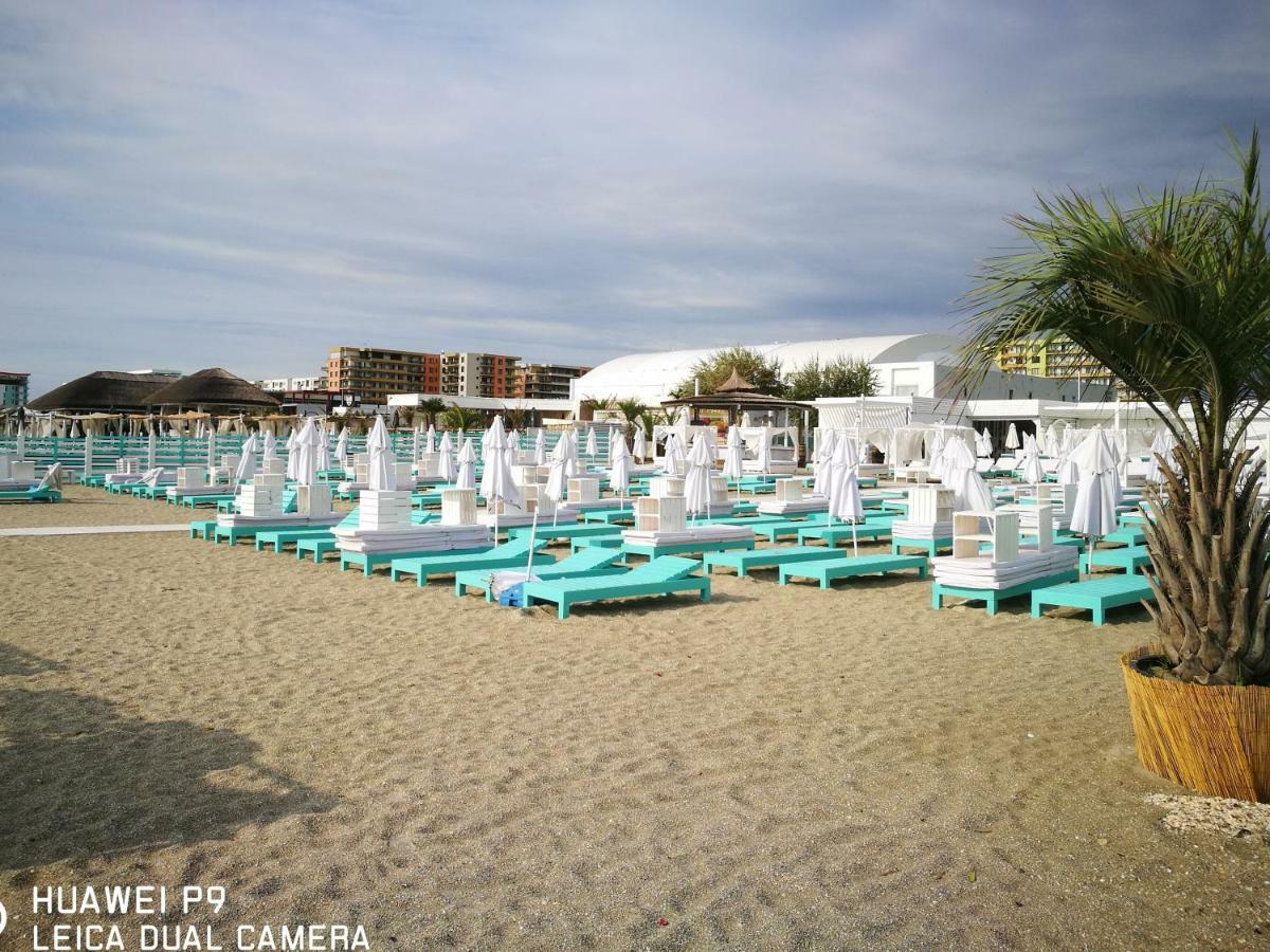Luxury 42 De Silva *